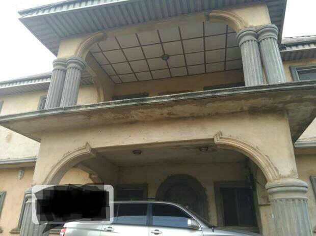 Six Bedroom Duplex (All Bedrooms Are Ensuite) With 3parlours On A 100ft x 100ft Piece of Land  @ Ugbowo, Benin City For Sale